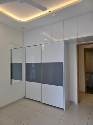 Room in 2 BHK Apartment at Shriram Luxor, Hennur Road – for Rent