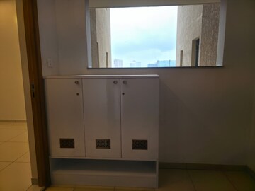 Room in 2 BHK Apartment at Shriram Luxor, Hennur Road – for Rent