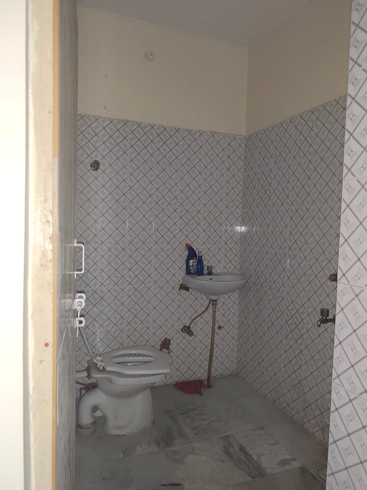 Bathroom, the-hive-gomati-nagar 2 Bedroom 1200 Sq.Ft. Independent House In Gomti Nagar Lucknow 9649583