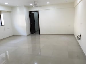 Room in 3 BHK Apartment at Shanti Heights Dadar East, Dadar East – for Rent
