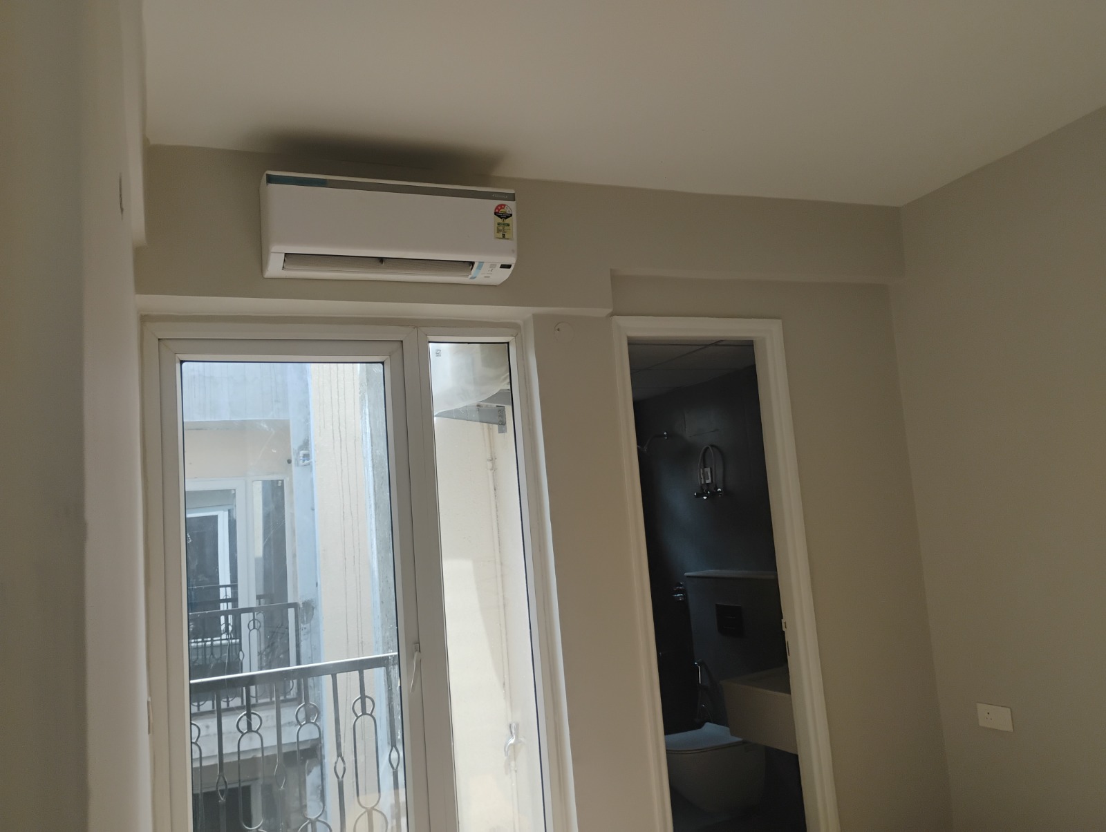 2.5 BHK + Extra Room Builder Floor For Rent in Signature Global City 81