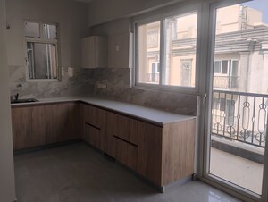 Room in 2.5 BHK Builder Floor at Signature Global City 81, Sector 81 – for Rent