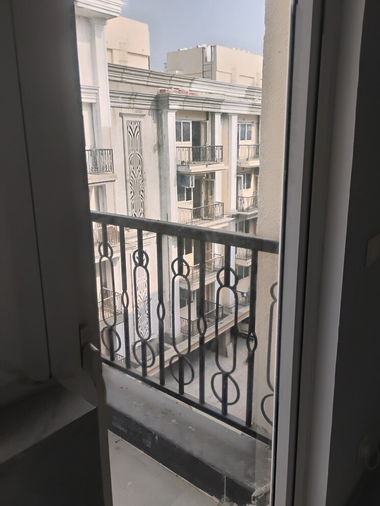 Balcony, signature-global-city-81 2.5 Bedroom 1200 Sq.Ft. Builder Floor In Sector 81 Gurgaon 9649607