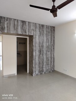 3 BHK + Servant Room Apartment For Sale in Unitech Fresco