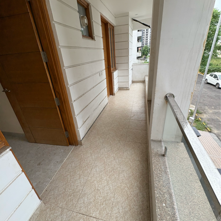 Balcony, parklands 3 Bedroom 2040 Sq.Ft. Builder Floor In Sector 85 Faridabad 9650008