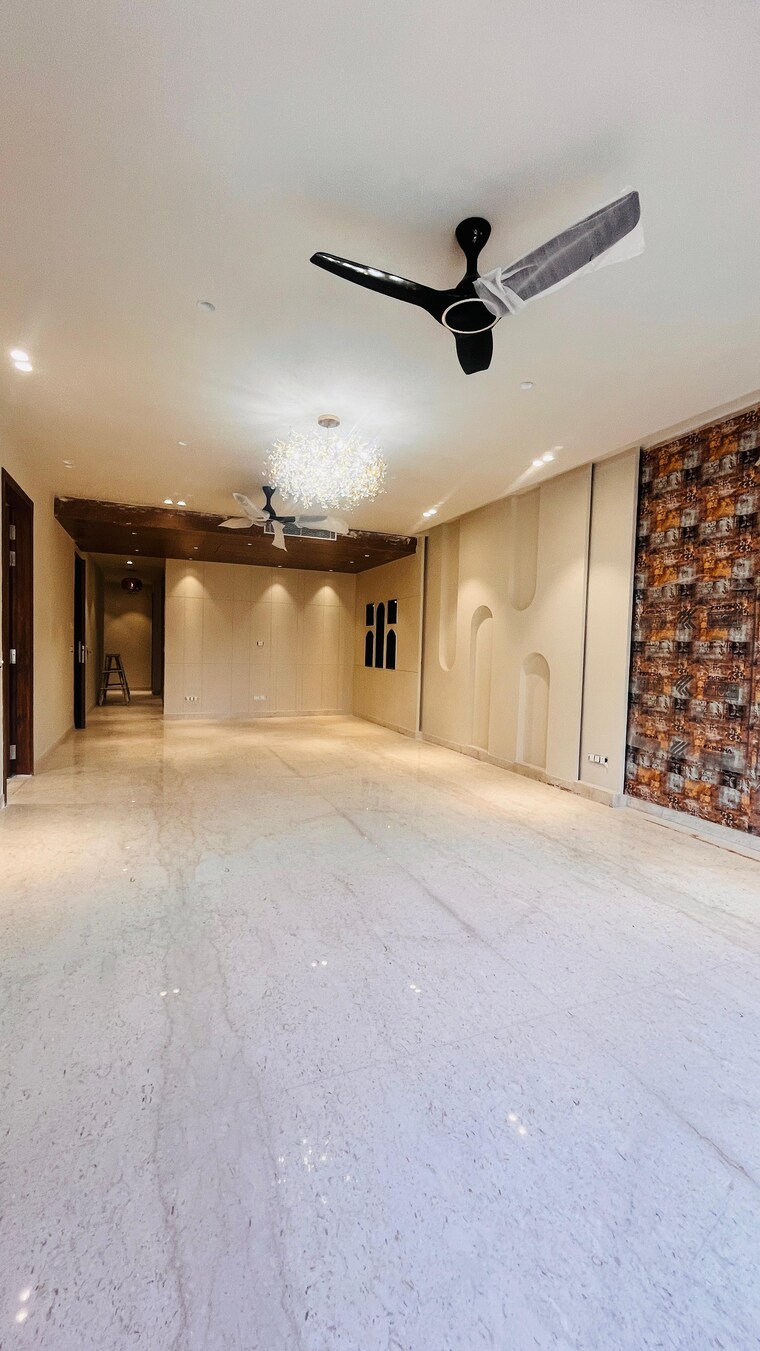 Room, paras-trinity 4 Bedroom 2337 Sq.Ft. Builder Floor In Sector 63 Gurgaon 9649733