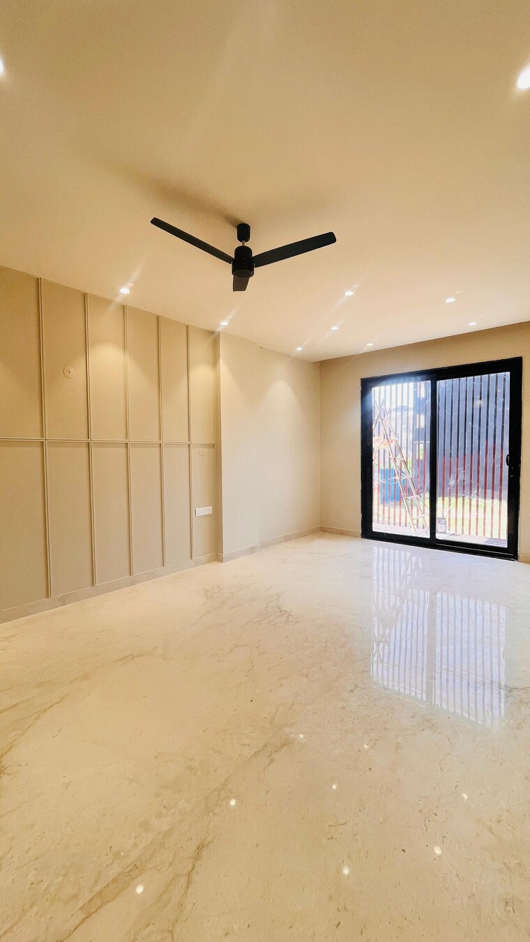 Room, paras-trinity 4 Bedroom 2337 Sq.Ft. Builder Floor In Sector 63 Gurgaon 9649733