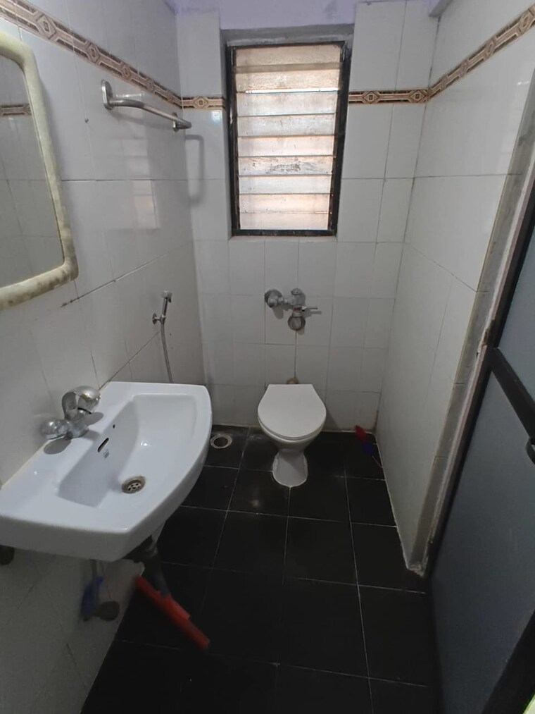 Bathroom, gundecha-orchid-tower 3 Bedroom 1100 Sq.Ft. Apartment In Kandivali East Mumbai 9649666