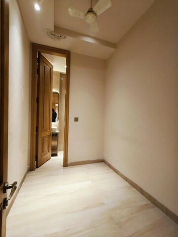 Room in 4 BHK Builder Floor at Sector 56 – for Sale