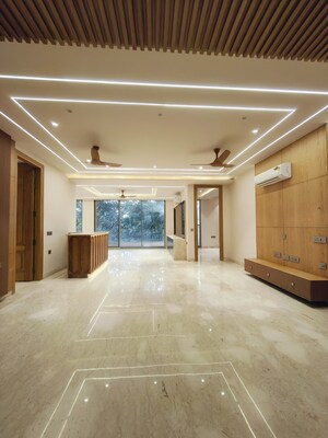 Room in 4 BHK Builder Floor at Sector 56 – for Sale