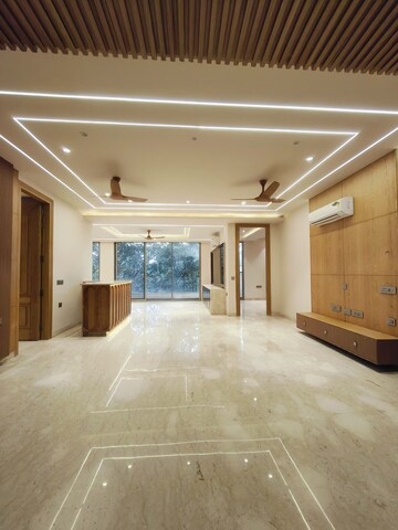 Room in 4 BHK Builder Floor at Sector 56 – for Sale