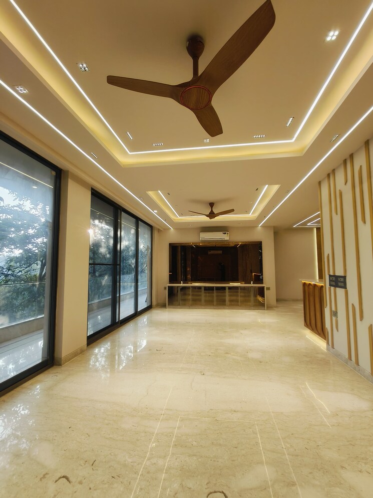 Room, sector 56 4 Bedroom 2400 Sq.Ft. Builder Floor In Sector 56 Gurgaon 9649771