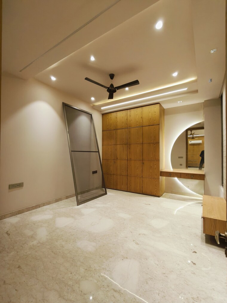 Room, sector 56 4 Bedroom 2400 Sq.Ft. Builder Floor In Sector 56 Gurgaon 9649771