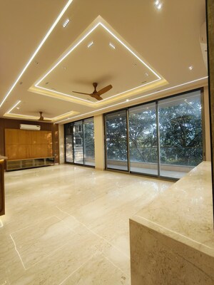 Room in 4 BHK Builder Floor at Sector 56 – for Sale