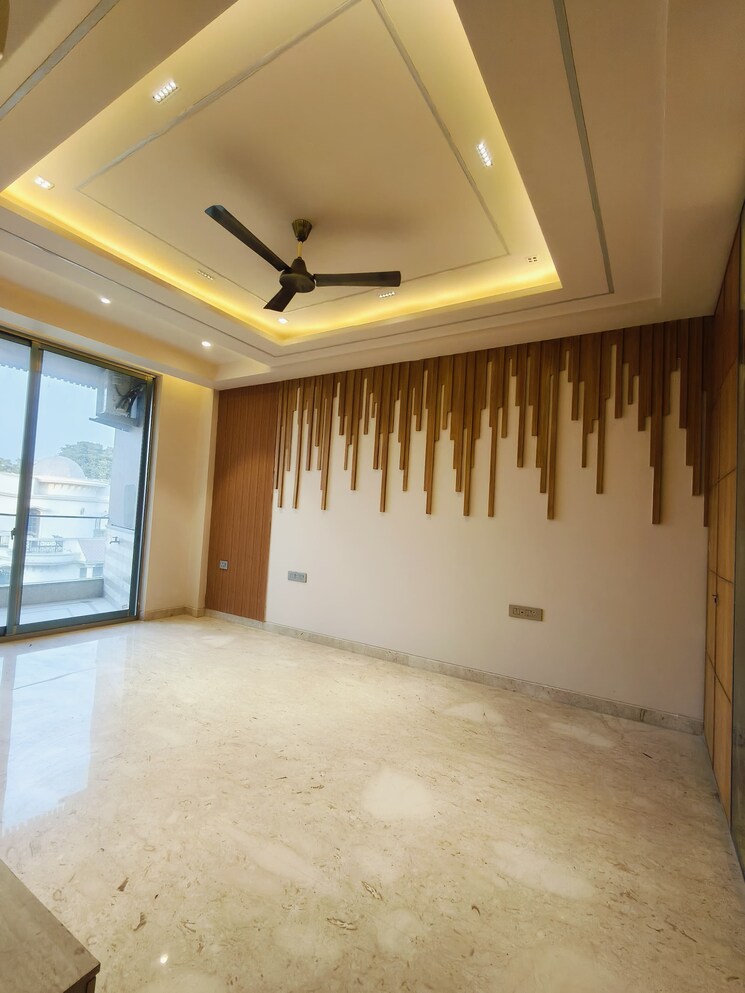 Room, sector 56 4 Bedroom 2400 Sq.Ft. Builder Floor In Sector 56 Gurgaon 9649771