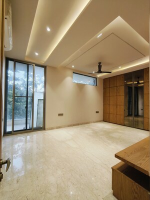 Room in 4 BHK Builder Floor at Sector 56 – for Sale