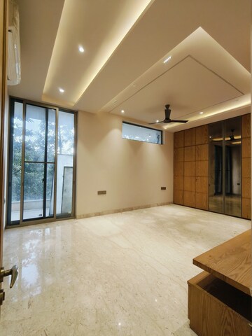 Room in 4 BHK Builder Floor at Sector 56 – for Sale