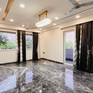 Room in 4 BHK Builder Floor at Nirvana Country Birch Court, Nirvana Country – for Sale