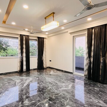 Room in 4 BHK Builder Floor at Nirvana Country Birch Court, Nirvana Country – for Sale