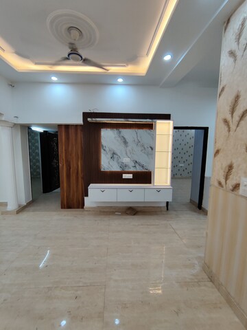 Room in 3 BHK Independent House at Green Fields Colony – for Rent