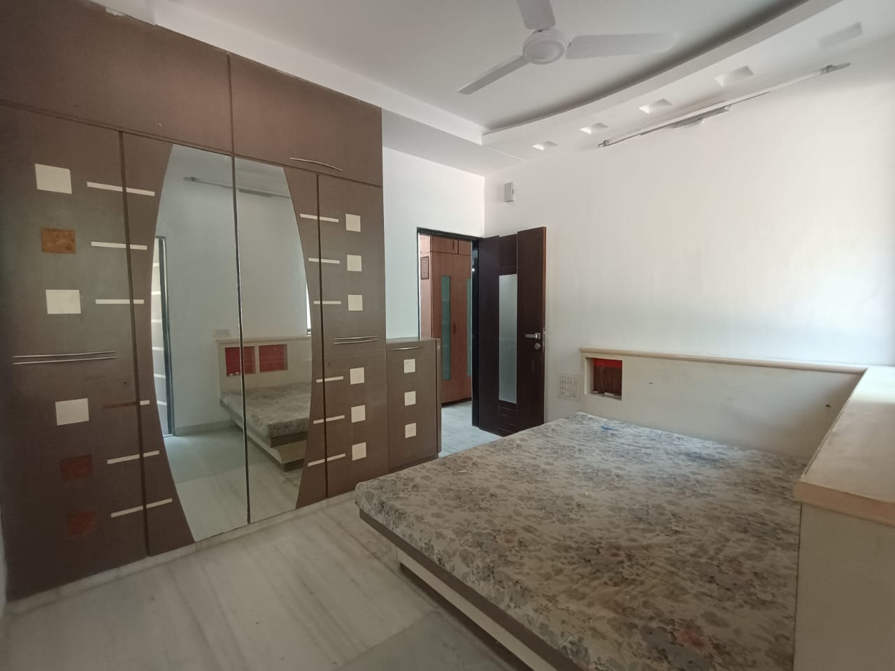 2 BHK Apartment For Rent in Diamond Garden