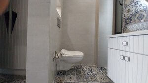 Bathroom in 4 BHK Builder Floor at Maple Heights, Sector 43 – for Sale