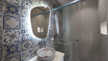 Bathroom in 4 BHK Builder Floor at Maple Heights, Sector 43 – for Sale