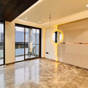 Room in 4 BHK Builder Floor at SS Plaza Gurgaon, Mayfield Garden – for Sale