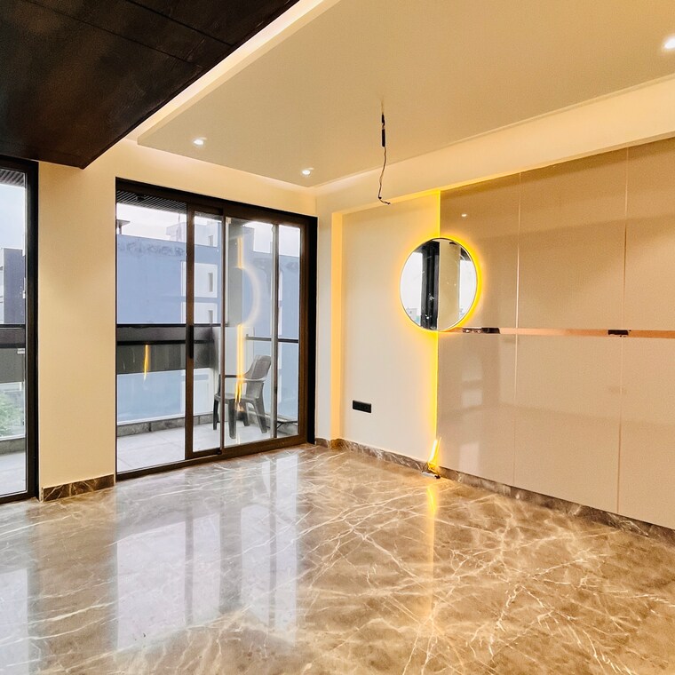 Room, ss-plaza-gurgaon 4 Bedroom 500 Sq.Yd. Builder Floor In Mayfield Garden Gurgaon 9649925