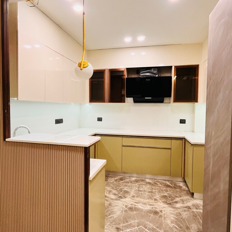 Kitchen, ss-plaza-gurgaon 4 Bedroom 500 Sq.Yd. Builder Floor In Mayfield Garden Gurgaon 9649925