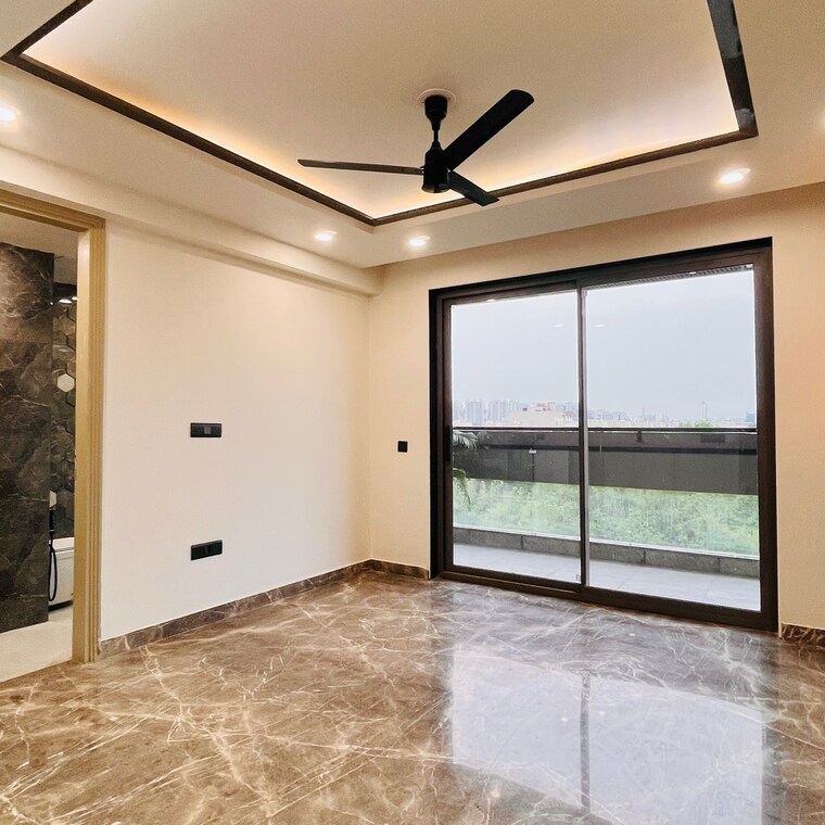 Room, ss-plaza-gurgaon 4 Bedroom 500 Sq.Yd. Builder Floor In Mayfield Garden Gurgaon 9649925