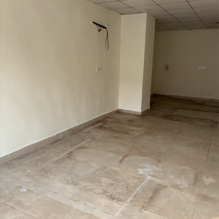 Room, vipul-plaza-faridabad Commercial Office Space 498 Sq.Ft. In Sector 81 Faridabad 9649961