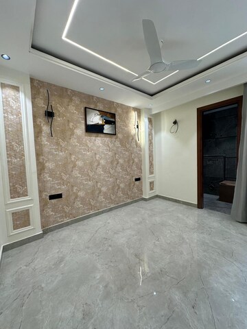 Room in 4 BHK Builder Floor at Anant Raj The Estate Residences, Sector 63a – for Sale