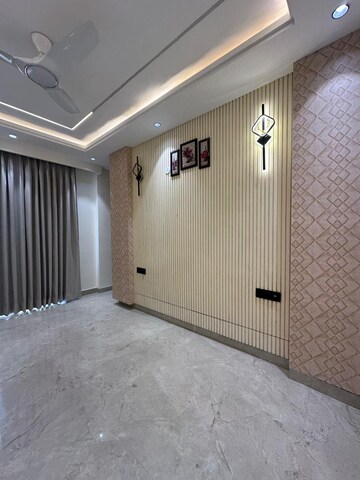 Room in 4 BHK Builder Floor at Anant Raj The Estate Residences, Sector 63a – for Sale