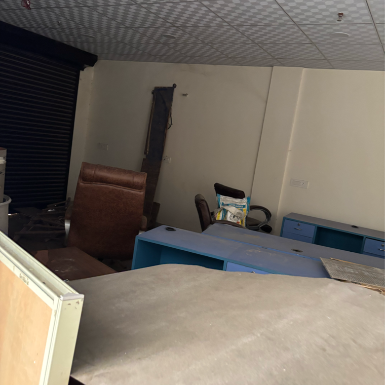 Team Area, puri-vip-floors Commercial Office Space 700 Sq.Ft. In Sector 81 Faridabad 9650028