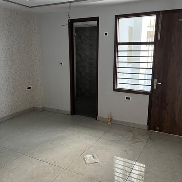 Room in 3 BHK Builder Floor at Amolik Residency, Sector 85 – for Sale