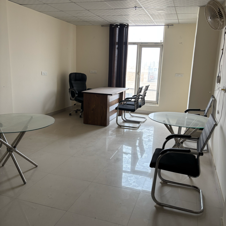 Team Area, vipul-plaza-faridabad Commercial Office Space 498 Sq.Ft. In Sector 81 Faridabad 9650060