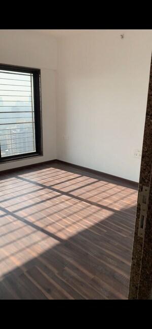 Room in 2 BHK Apartment at Acme Oasis, Kandivali East – for Rent