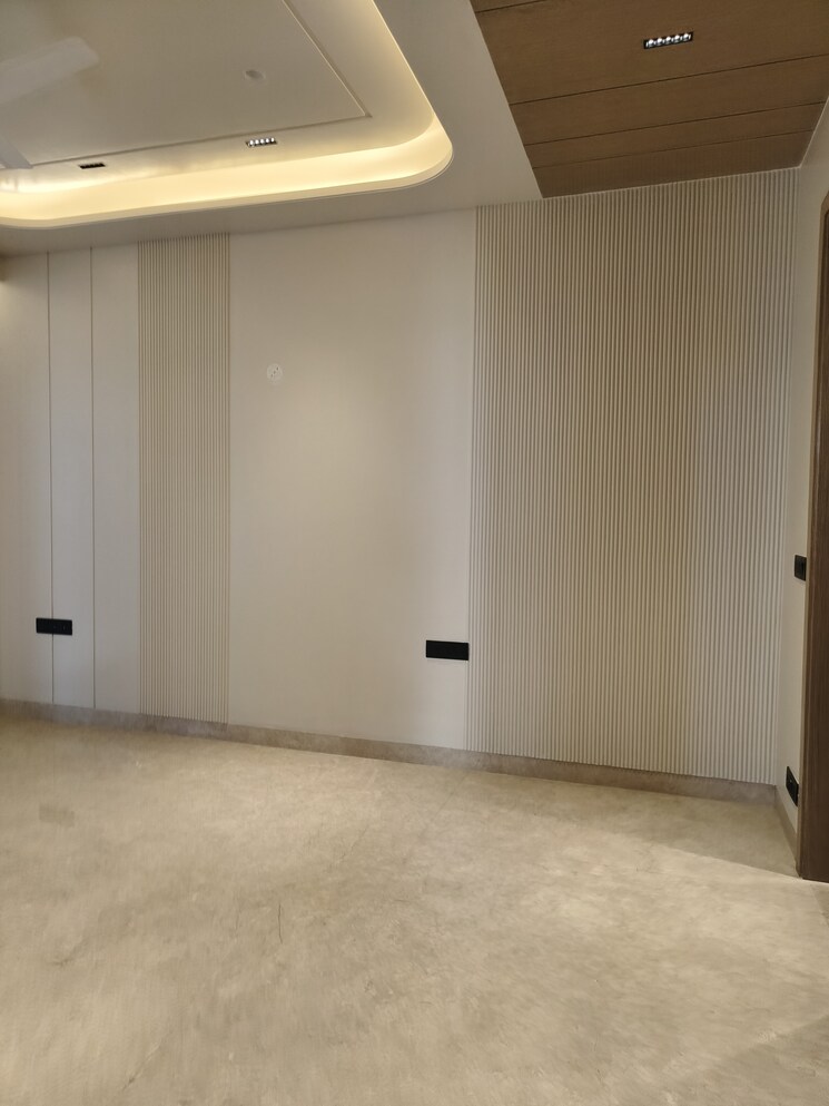 Room, paras-trinity 3 Bedroom 1400 Sq.Ft. Builder Floor In Sector 63 Gurgaon 9650081