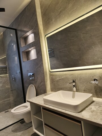 Furnished Amenities in 3 BHK Builder Floor at Paras Trinity, Sector 63 – for Sale