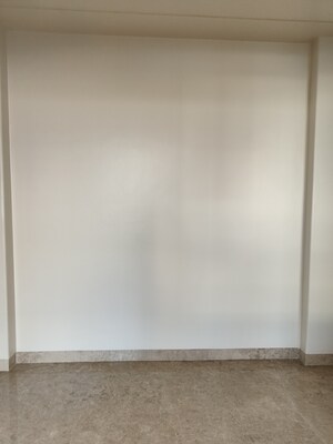 Room in 3 BHK Builder Floor at Paras Trinity, Sector 63 – for Sale