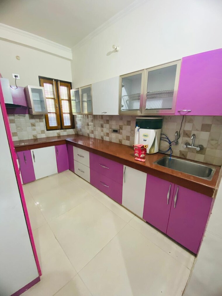 Kitchen, vikash khand Pg For Girls In Vikash Khand 9650059