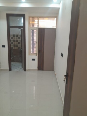 Building Lobby in 3 BHK Builder Floor at Divyansh Onyx Phase 2, Gyan Khand – for Sale