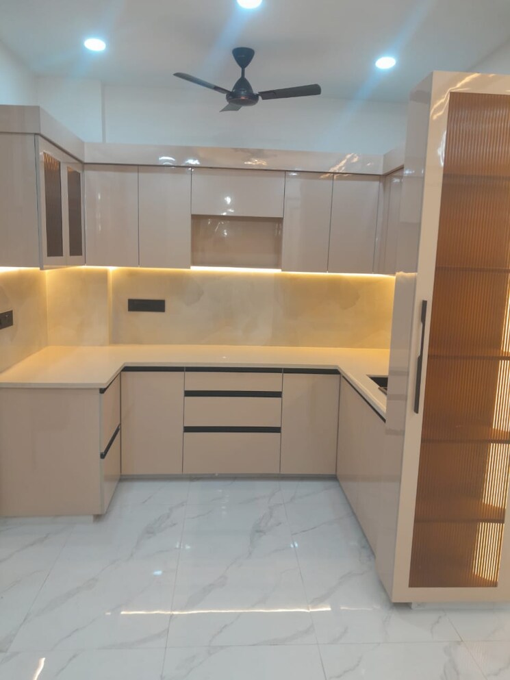 Kitchen, divyansh-onyx-phase-2 3 Bedroom 1100 Sq.Ft. Builder Floor In Gyan Khand Ghaziabad 9650066