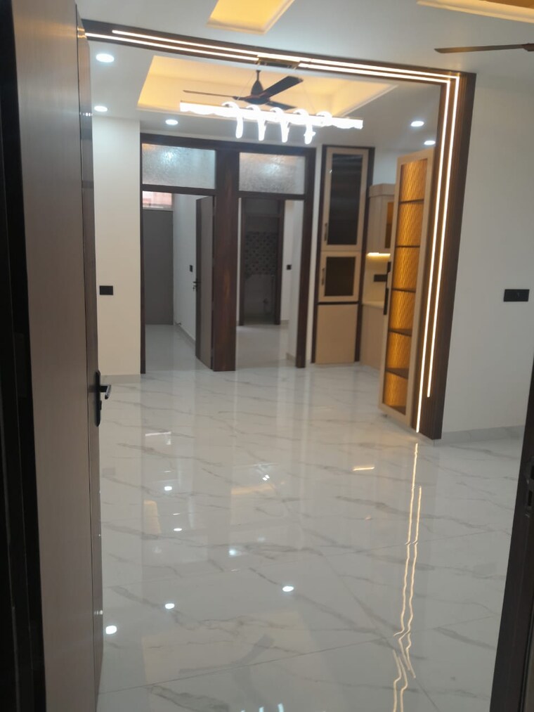 Bathroom, divyansh-onyx-phase-2 3 Bedroom 1100 Sq.Ft. Builder Floor In Gyan Khand Ghaziabad 9650066