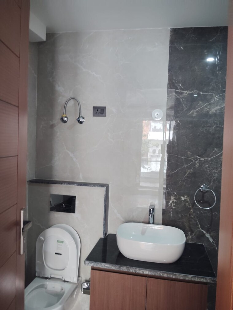 Bathroom, nangal dewat 3 Bedroom 1800 Sq.Ft. Builder Floor In Nangal Dewat Delhi 9650078