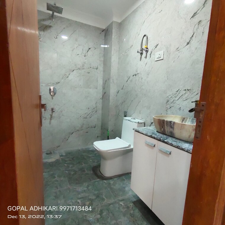 Bathroom, chattarpur 2 Bedroom 150 Sq.Ft. Builder Floor In Chattarpur Delhi 9650084