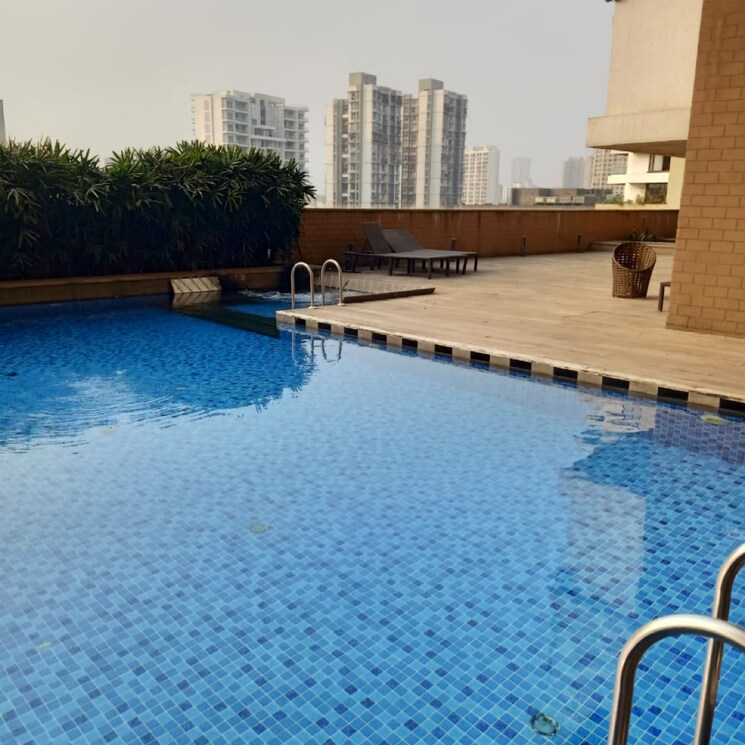 Swimming Pool, lokhandwala-complex 3 Bedroom 1100 Sq.Ft. Apartment In Lokhandwala Complex Mumbai 9650090