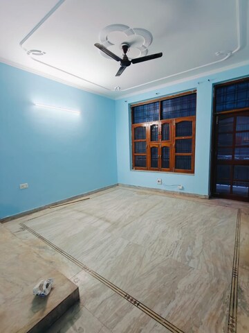 Room in 2 BHK Builder Floor at Sector 46 – for Rent