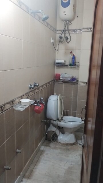 Bathroom in 2 BHK Builder Floor at RWA Azadpur Colony, Model Town – for Rent